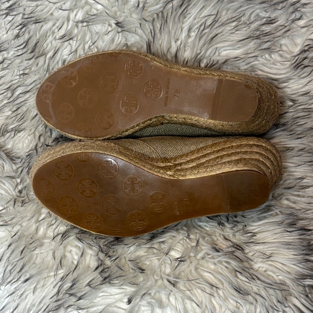 Tory Burch Espadrille Peep-Toe Wedges in Taupe — size 7 - Picture 7 of 9